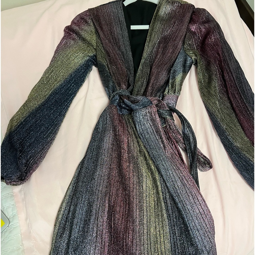 cute shimmery cocktail dress size medium worn once!
